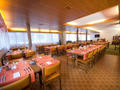 restaurant - hotel hotel mountime - tasch, switzerland