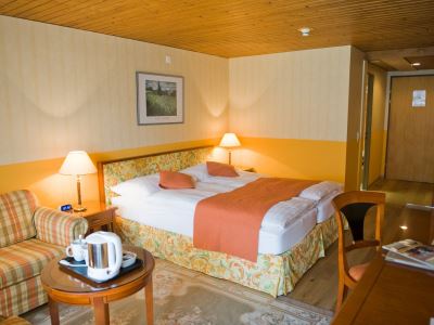 bedroom 1 - hotel silberhorn - wengen, switzerland