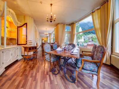 breakfast room - hotel regina - wengen, switzerland