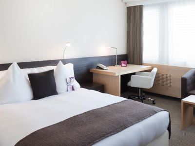 bedroom 1 - hotel crowne plaza zurich - zurich, switzerland