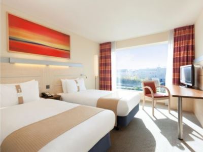 bedroom 1 - hotel holiday inn express zurich airport - zurich, switzerland