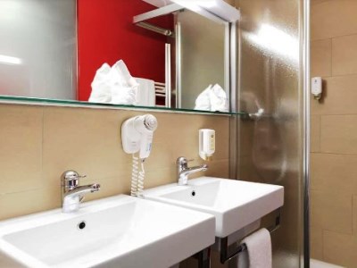 bathroom - hotel best western spirgarten - zurich, switzerland