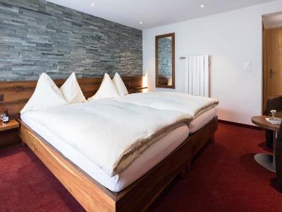 bedroom 1 - hotel continental - zermatt, switzerland