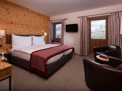bedroom 1 - hotel riffelhaus 1853 - zermatt, switzerland