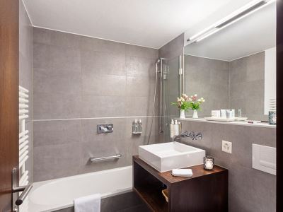bathroom 1 - hotel le mirabeau hotel and spa - zermatt, switzerland
