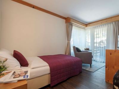 bedroom 5 - hotel le mirabeau hotel and spa - zermatt, switzerland