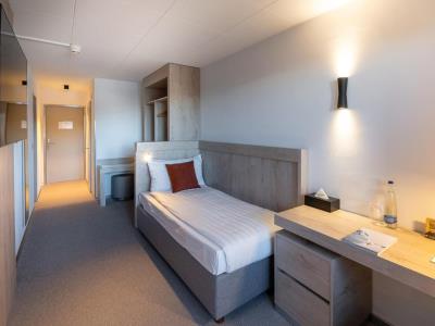 bedroom 4 - hotel victoria hotel and residence - villars sur ollon, switzerland