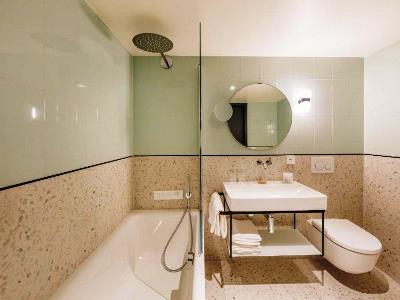 bathroom 1 - hotel d bulle - la gruyere - bulle, switzerland