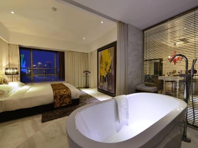 bedroom 3 - hotel kingtown hotel hongqiao shanghai - shanghai, china
