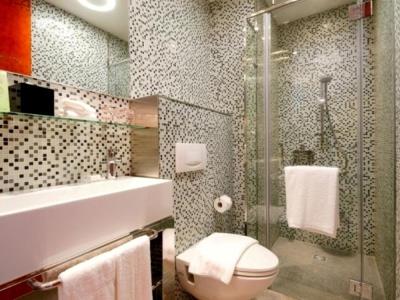bathroom - hotel modena by fraser putuo shanghai - shanghai, china