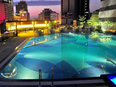 outdoor pool - hotel crowne plaza city centre - guangzhou, china
