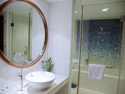 bathroom - hotel ocean - guangzhou, china