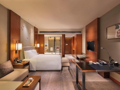 bedroom 1 - hotel doubletree by hilton - science city - guangzhou, china