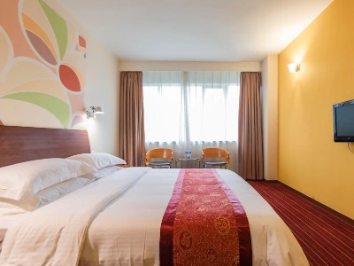 bedroom 1 - hotel days inn guangzhou - guangzhou, china