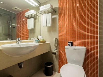 bathroom - hotel days inn guangzhou - guangzhou, china