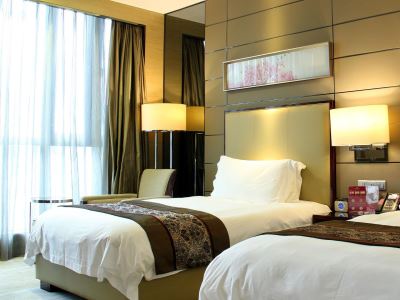 bedroom - hotel crowne plaza longgang city centre - shenzhen, china
