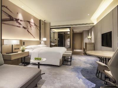 bedroom - hotel doubletree by hilton shenzhen longhua - shenzhen, china