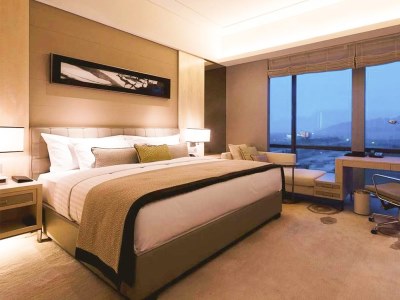 bedroom - hotel hilton dalian - dalian, china