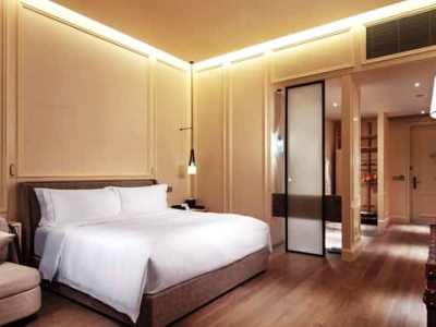 bedroom - hotel hilton dalian golden pebble beach resort - dalian, china