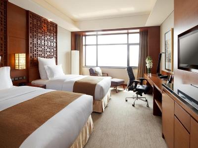 bedroom 1 - hotel doubletree by hilton shenyang - shenyang, china