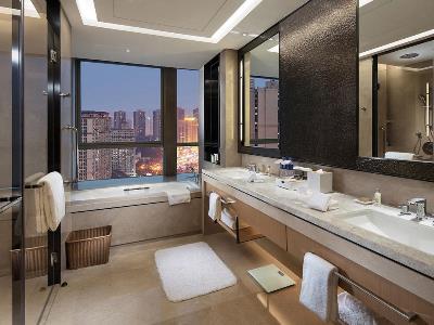 bathroom - hotel doubletree by hilton chengdu longquanyi - chengdu, china