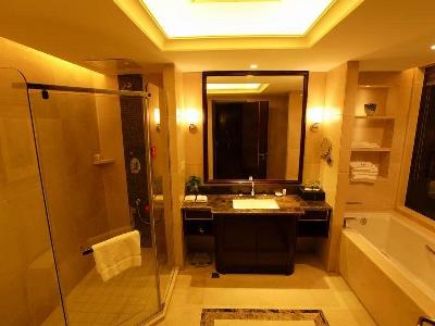 bathroom - hotel ramada changzhou - changzhou, china