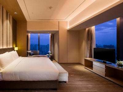 bedroom - hotel doubletree by hilton chongqing-nan'an - chongqing, china