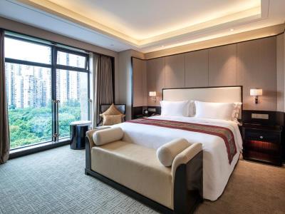 bedroom 3 - hotel howard johnson jinyi chongqing - chongqing, china