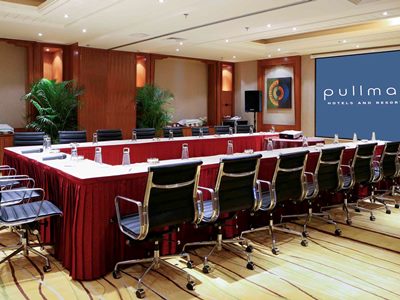 conference room - hotel pullman yalong bay - sanya, china