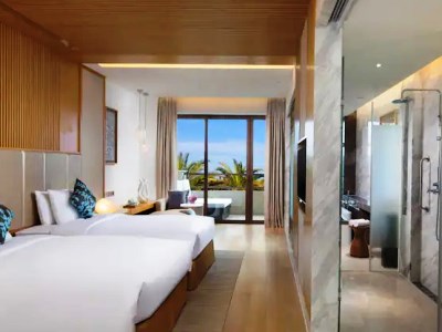 deluxe room 1 - hotel yazhou bay, curio collection by hilton - sanya, china