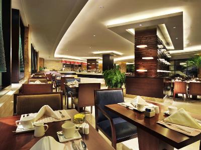 restaurant 1 - hotel crowne plaza international airport - beijing, china