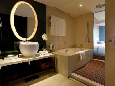 bathroom - hotel eclat beijing - beijing, china