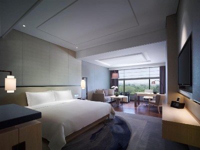 bedroom - hotel new world - beijing, china