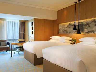 bedroom 1 - hotel renaissance wangfujing - beijing, china