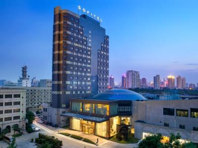 exterior view 1 - hotel sofitel zhengzhou international - zhengzhou, china