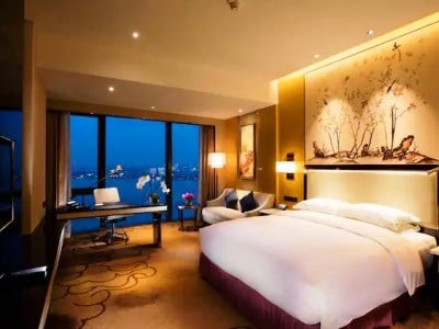 bedroom - hotel hilton wuhan riverside - wuhan, china