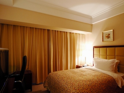 bedroom - hotel ramada plaza wuhan optics valley - wuhan, china