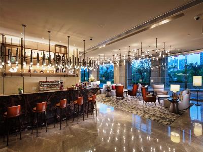 bar - hotel doubletree by hilton xiamen - haicang - xiamen, china