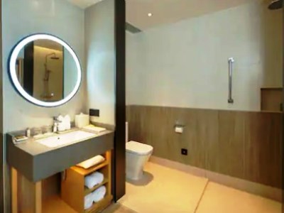 bathroom - hotel hilton garden inn hengqin sumlodol park - zhuhai, china