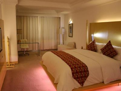 bedroom 1 - hotel grand mercure urumqi hualing - urumqi, china