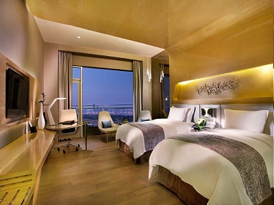 bedroom - hotel wyndham grand qingdao - qingdao, china