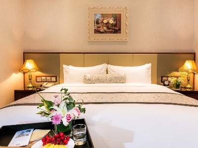 bedroom - hotel gloria plaza qingdao - qingdao, china
