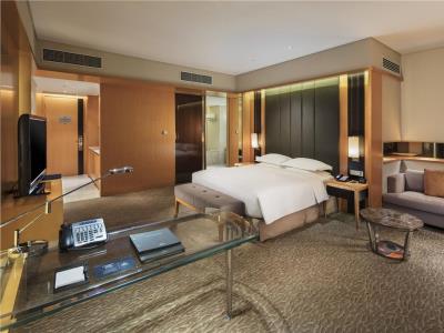 bedroom - hotel hilton riverside - nanjing, china