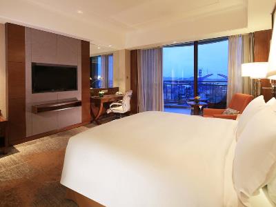 bedroom 2 - hotel doubletree by hilton ningbo-chunxiao - ningbo, china