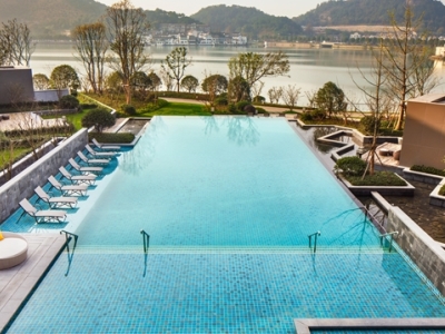 outdoor pool - hotel hilton ningbo dongqian lake resort - ningbo, china