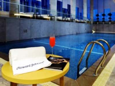 indoor pool - hotel howard johnson wyndham ifc plaza ningbo - ningbo, china