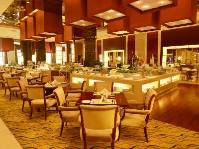 restaurant 1 - hotel howard johnson tropical garden plaza - kunming, china