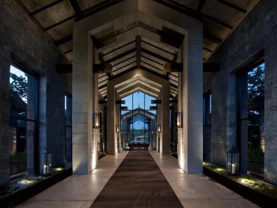 lobby - hotel pullman lijiang resort and spa - lijiang, china