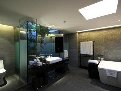 bathroom - hotel pullman lijiang resort and spa - lijiang, china