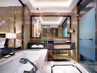 bathroom - hotel wanda vista hohhot - hohhot, china